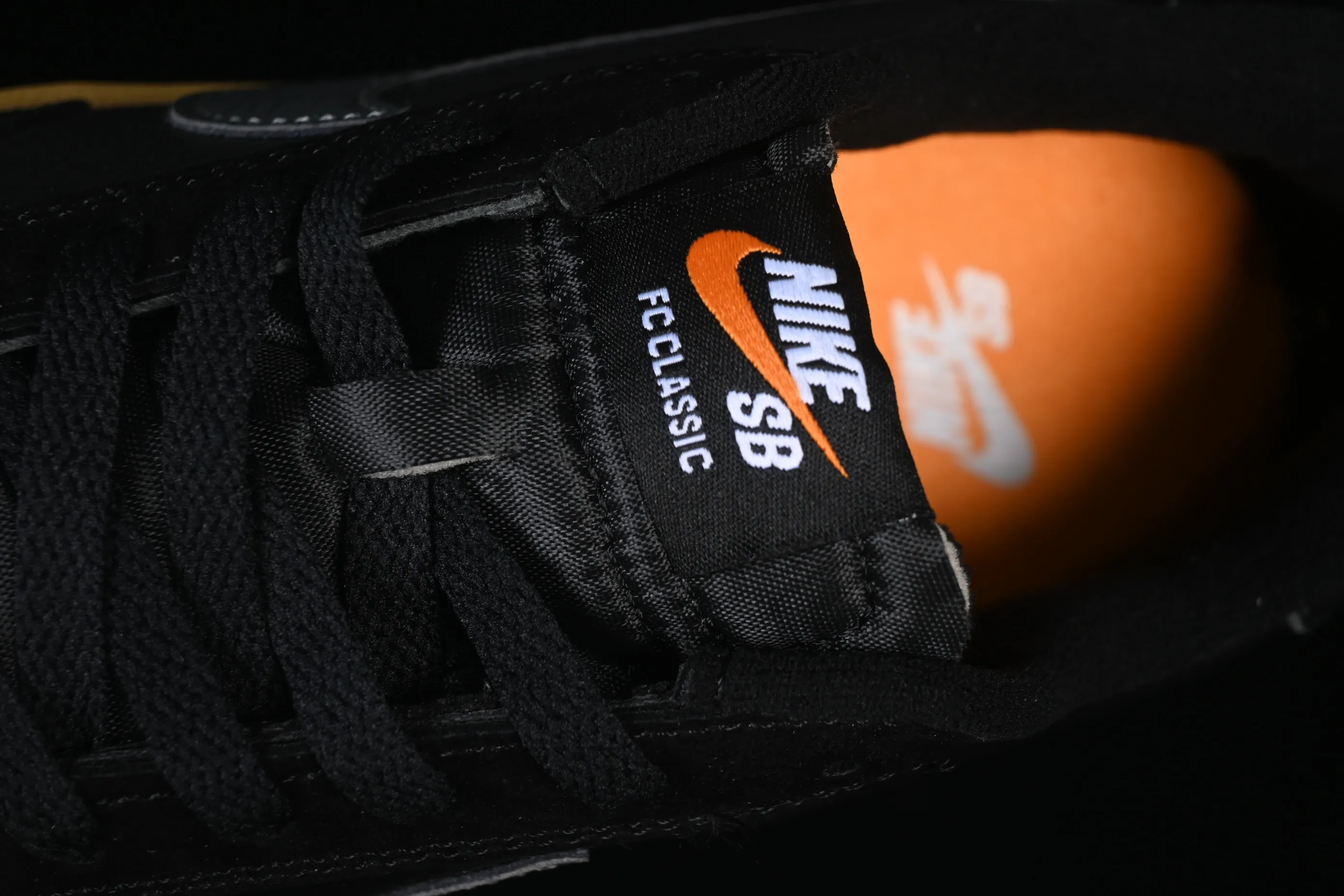 All categories Nk SB Dunk series Nike SB Fc Classic campus sneakers Nike SB Fc Classic Nike autumn and winter campus casual sneakers 909096-008